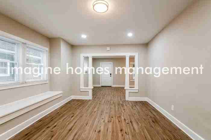 915 N Gray St - Photo 5 of 17