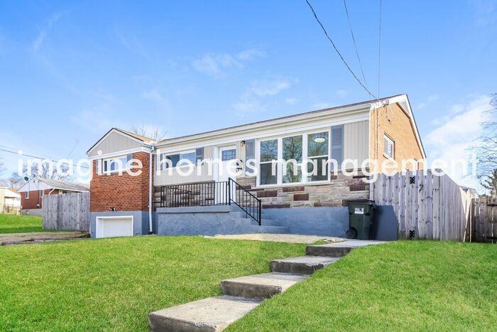 2701 Sandhurst Dr - Photo 4 of 17