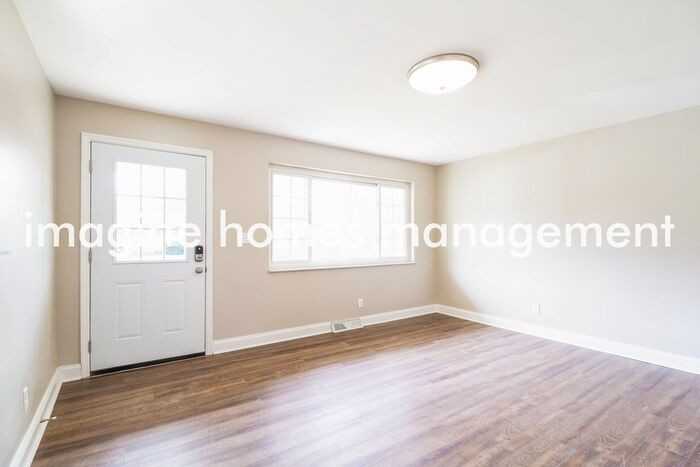 1482 Verdale Dr - Photo 5 of 20