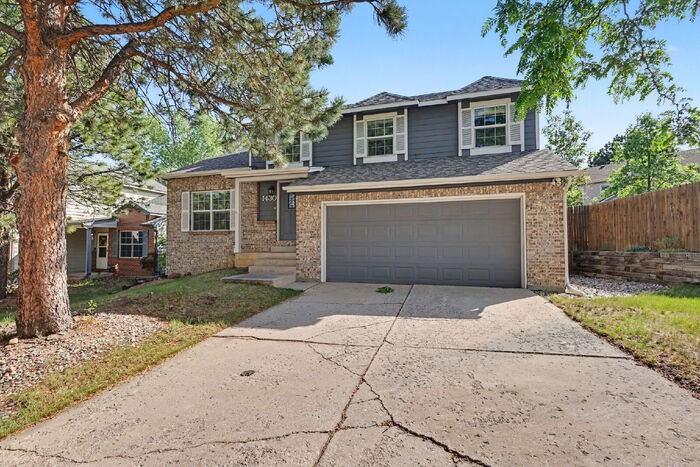 1430 Tamarisk Dr - Photo 2 of 33