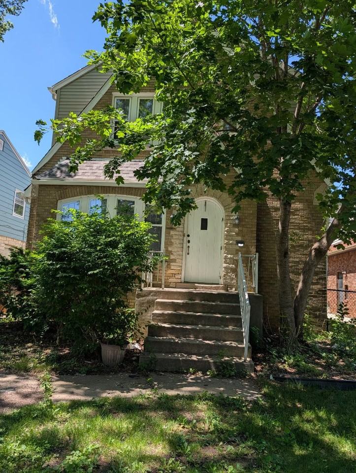 3215 N 53rd St - Photo 2 of 3