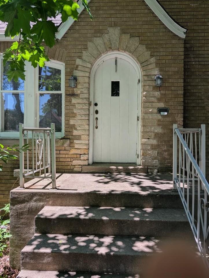 3215 N 53rd St - Photo 3 of 3