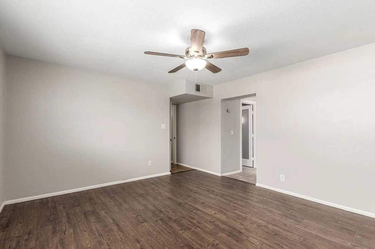 122 E Taylor St - Photo 7 of 20