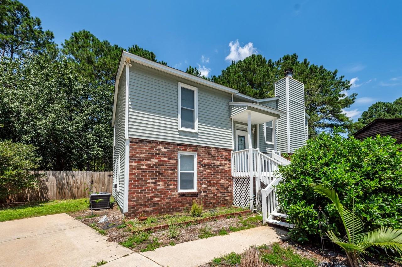 113 Trescott Ct - Photo 3 of 11