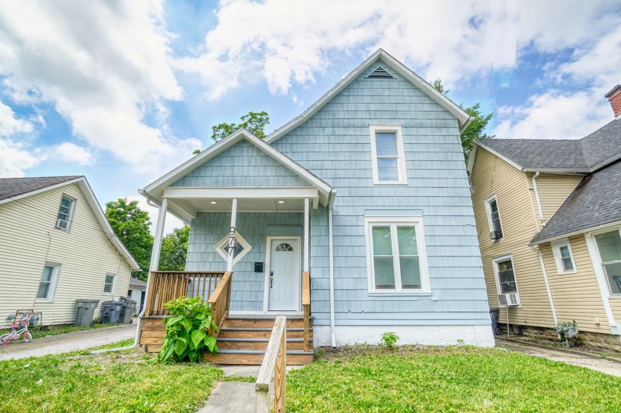 977 W Wayne St - Photo 2 of 11