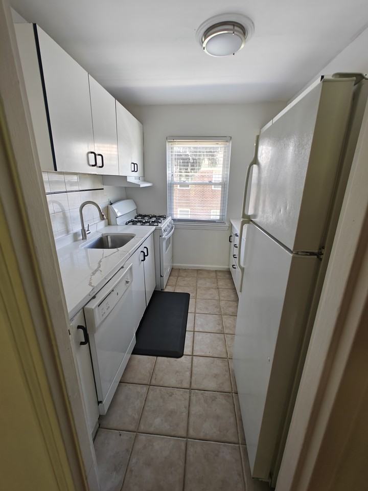 180 Hillside Ave #K1 - Photo 7 of 9