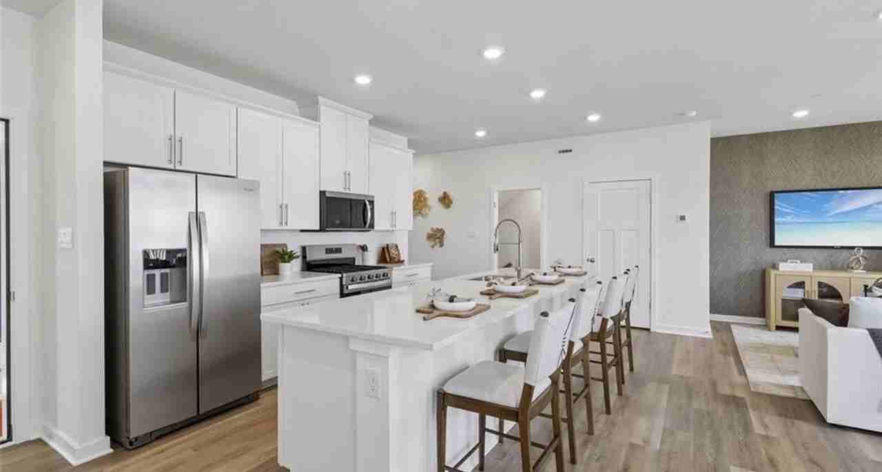 1001 Darcy Dr - Photo 5 of 22