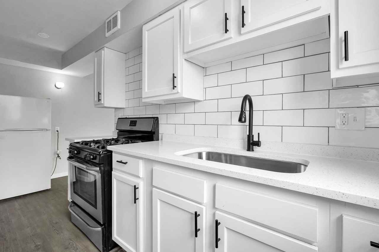 61 N 21st St #J