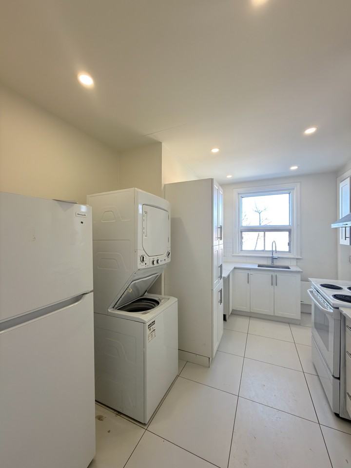802 Avenue Dollard #5 - Photo 3 of 13