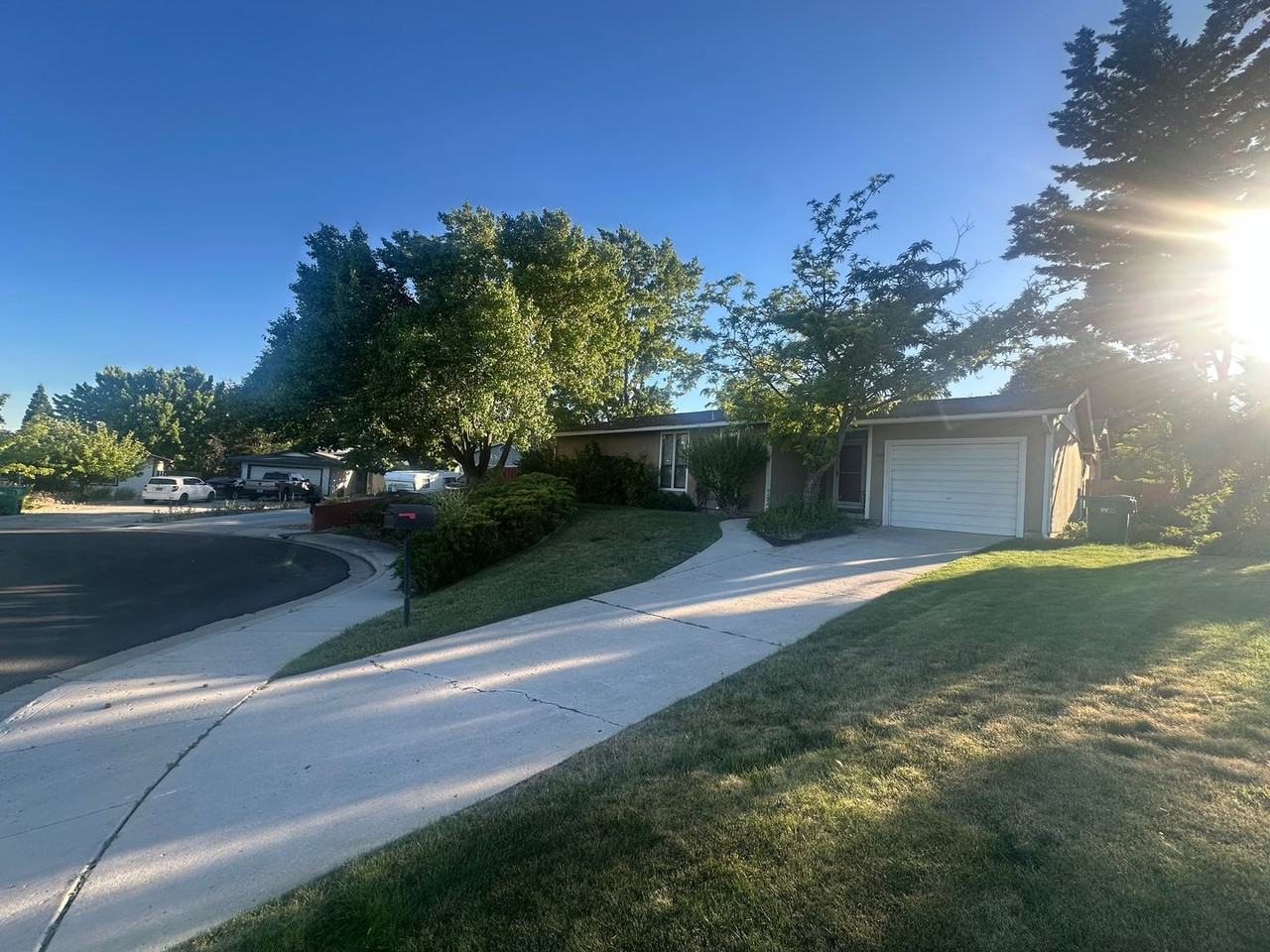 1500 Ellendale Ct - Photo 2 of 26