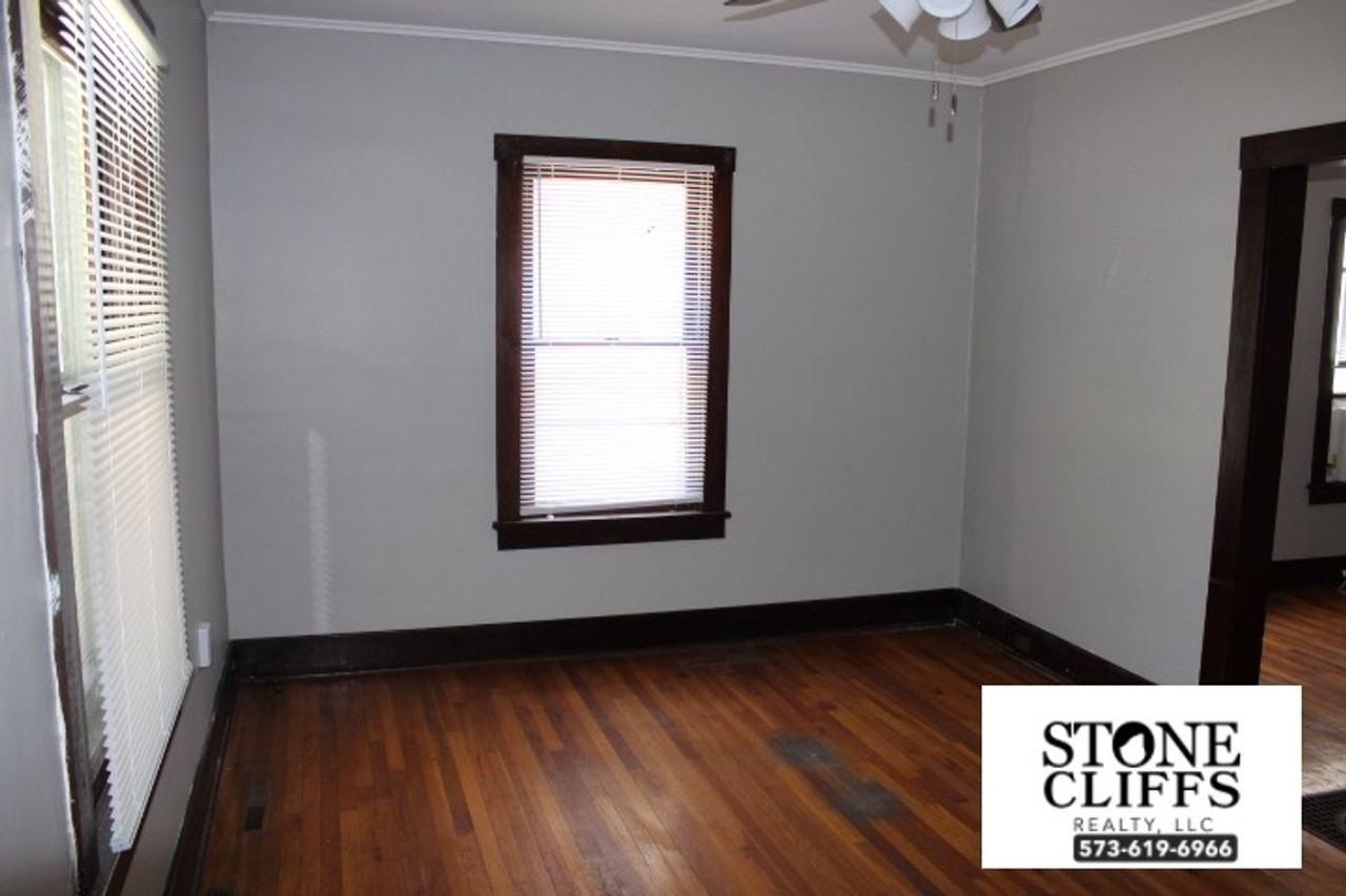 1607 W Main St - Photo 4 of 28