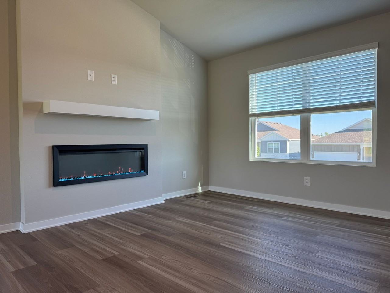 13631 Whitmore St - Photo 3 of 27
