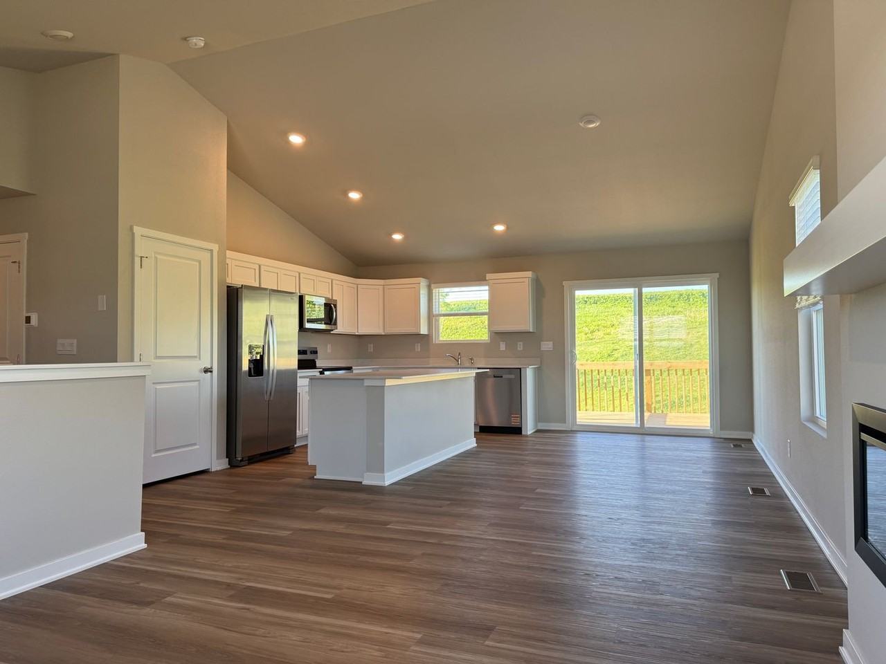 13631 Whitmore St - Photo 6 of 27