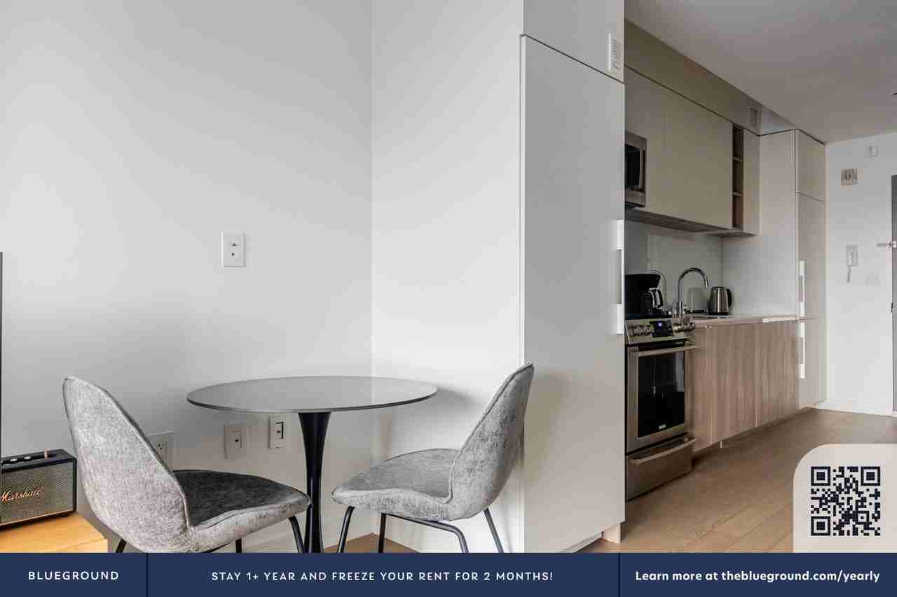 572 11th Avenue - Photo 7 of 28