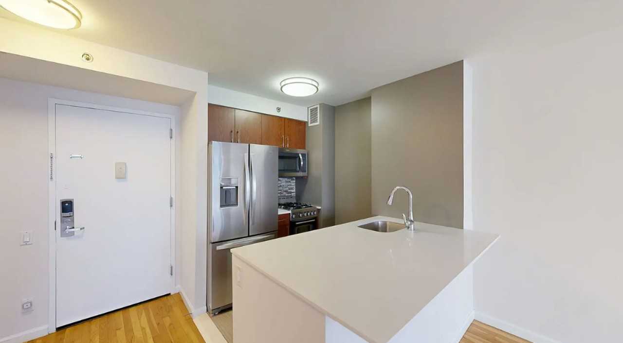 W 21st St #801 - Photo 6 of 7