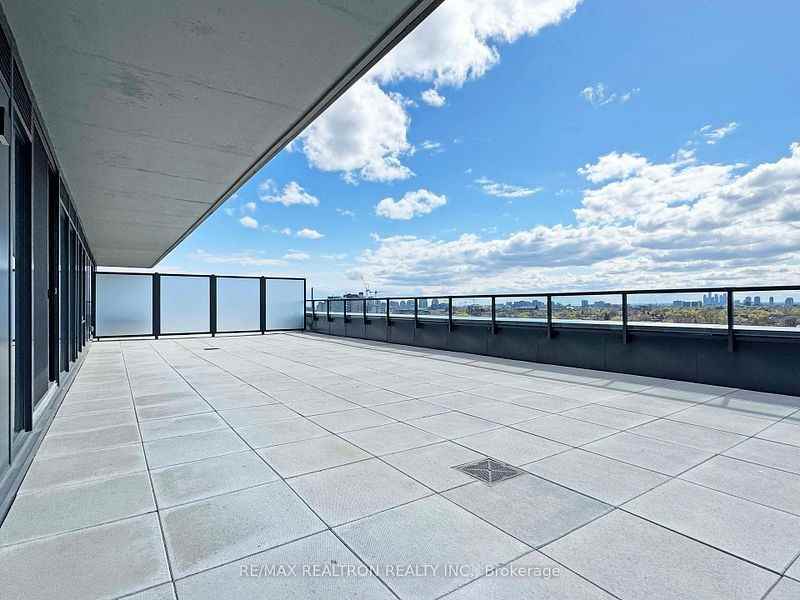 664 Spadina Avenue - Photo 15