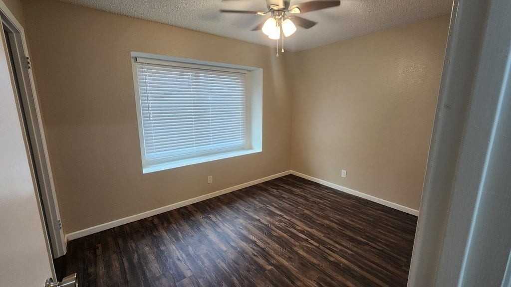 3008 Westrim Dr - Photo 4 of 13