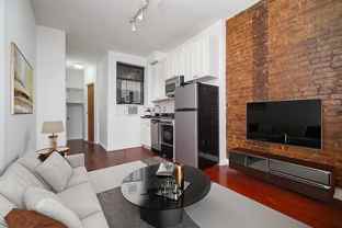 249 E 10th St #3B - Photo 1 of 1
