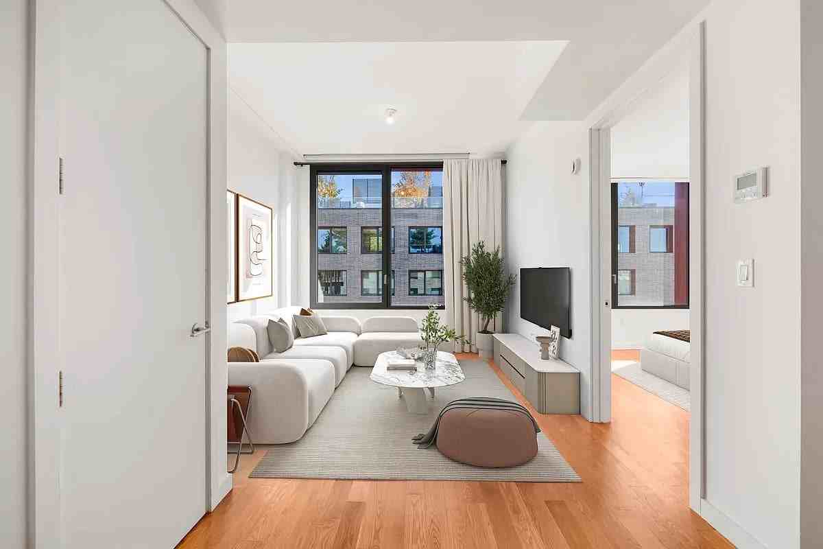 123 Melrose St #602 - Photo 3 of 8
