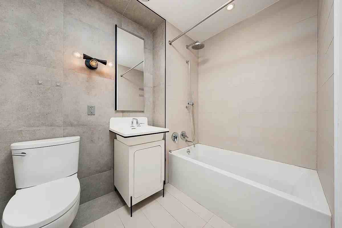 123 Melrose St #602 - Photo 5 of 8