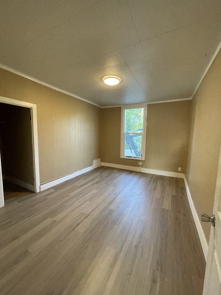 2742 Adams Ave - Photo 5 of 18