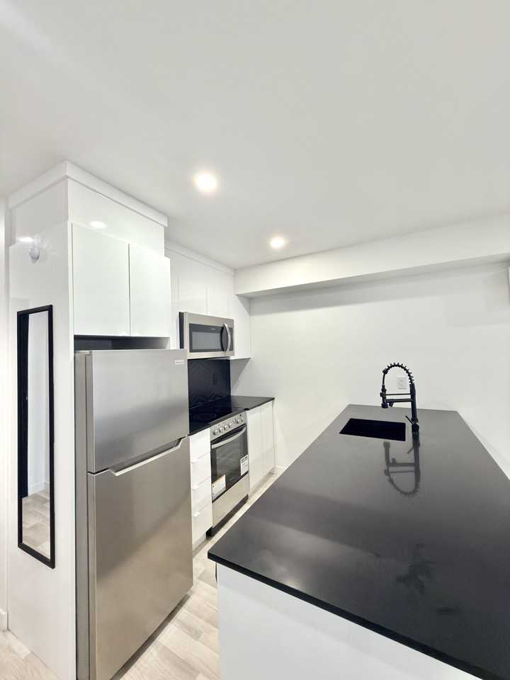 5695 Rue Saint-Jacques #323 - Photo 3 of 15