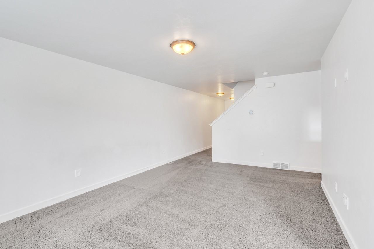 691 W Broad Stripes Dr #1 - Photo 5 of 21