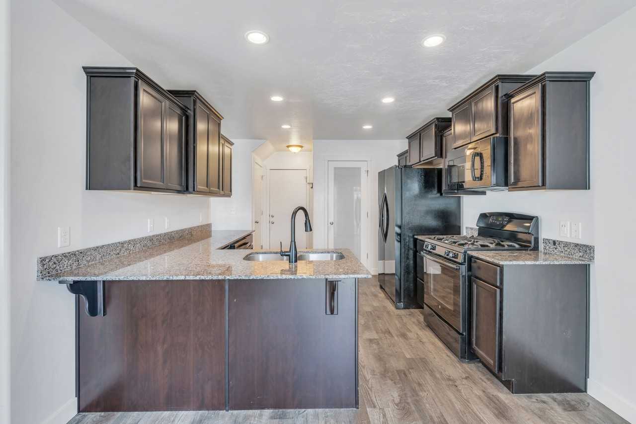 691 W Broad Stripes Dr #1 - Photo 7 of 21
