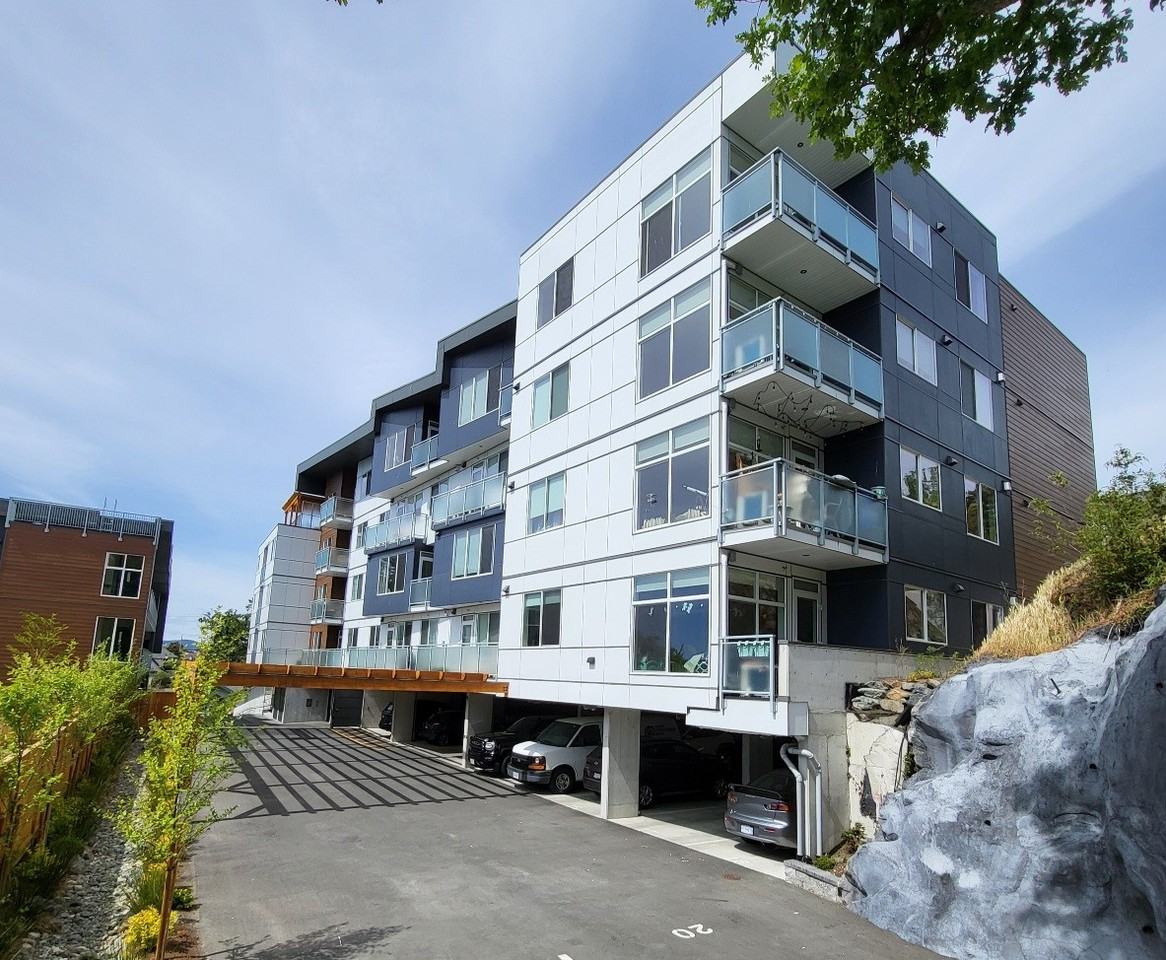 Sky & Oak Apartments - Photo 2 of 17