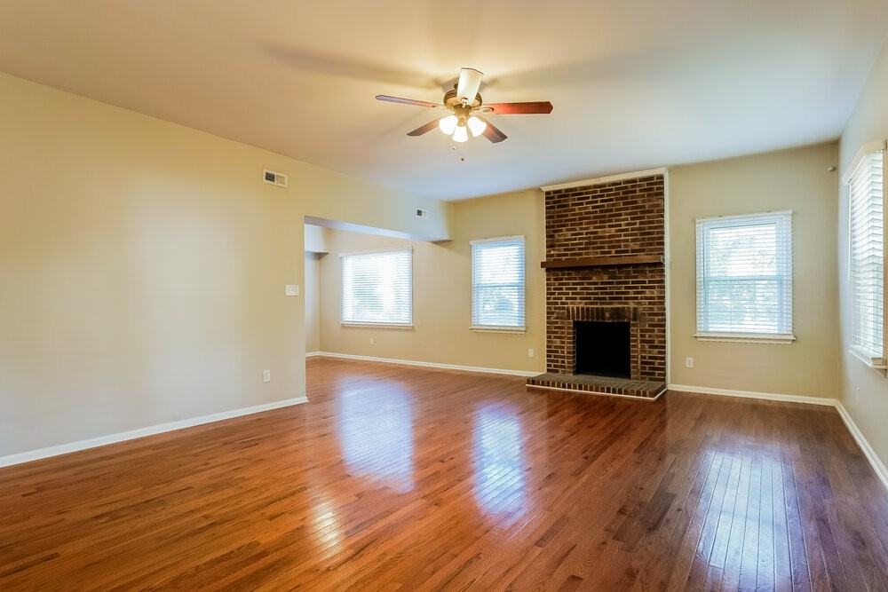 1608 Maybrook Dr - Photo 4 of 17