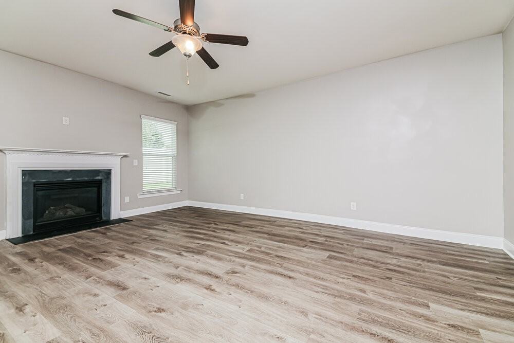 3600 Sunbright Ln - Photo 4 of 17
