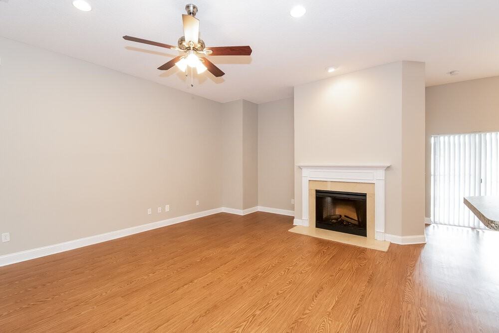 12099 Hayden Lakes Cir - Photo 3 of 14