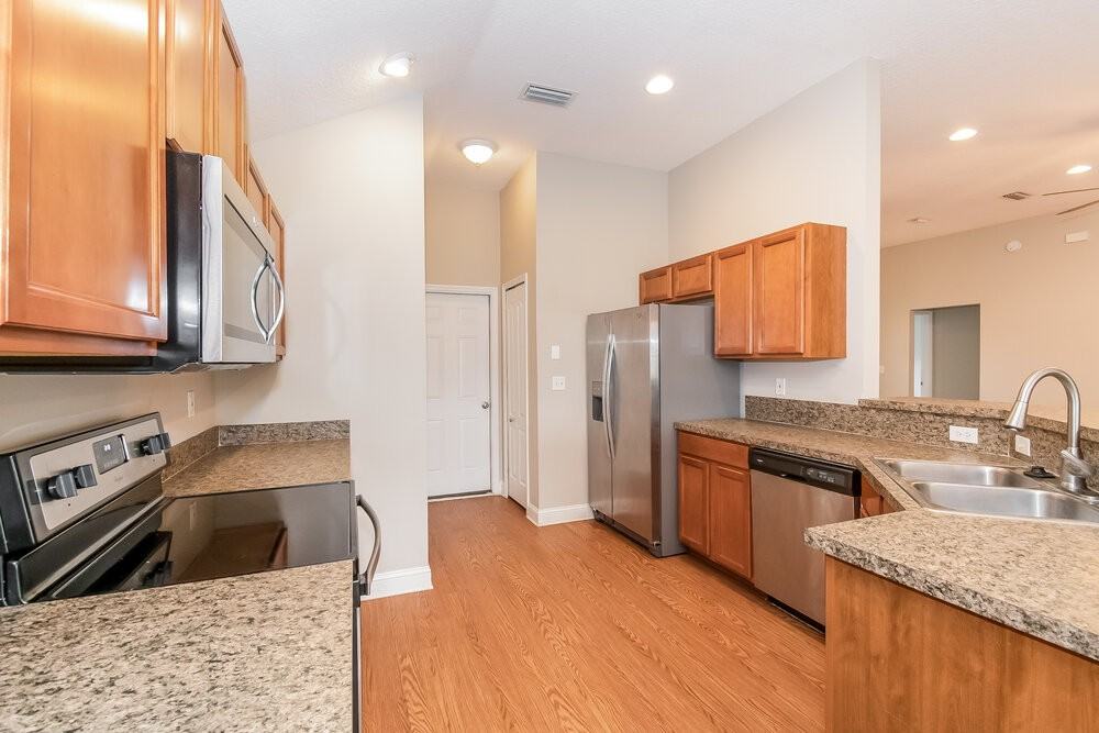 12099 Hayden Lakes Cir - Photo 6 of 14