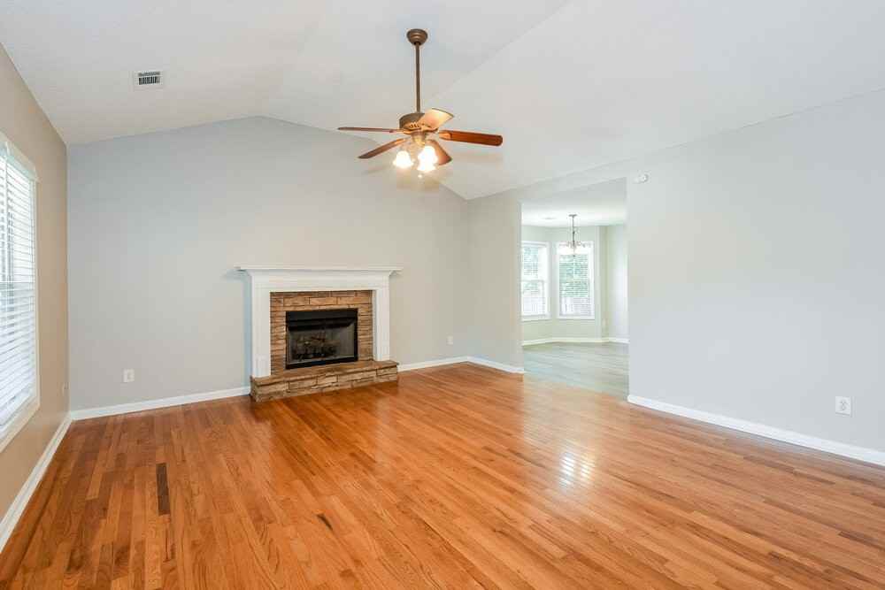 313 Split Rail Way - Photo 5 of 17