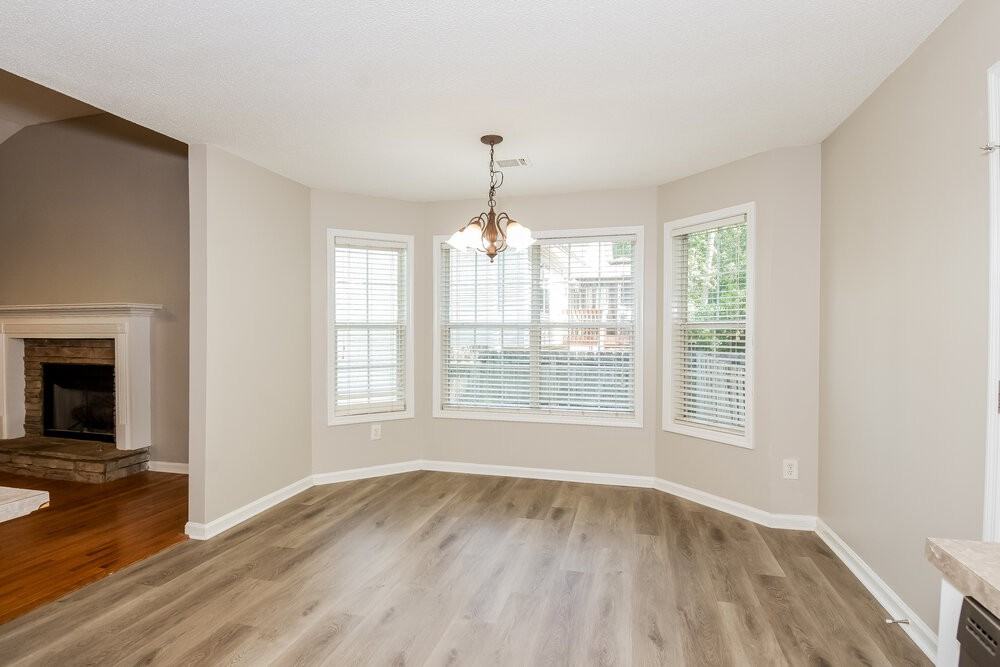 313 Split Rail Way - Photo 7 of 17