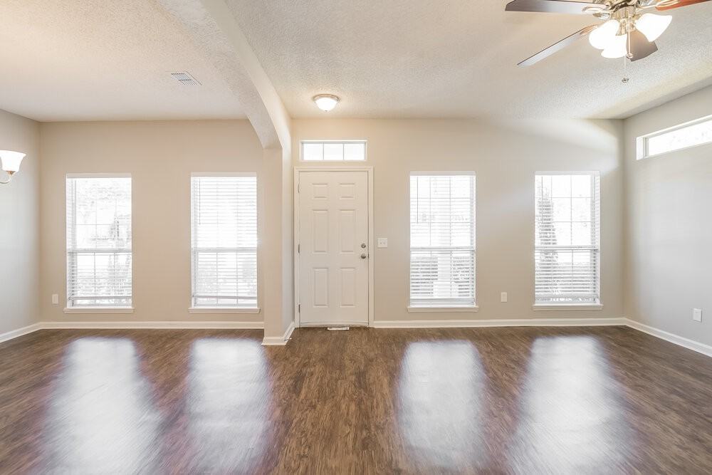 8413 Staplehurst Dr W - Photo 2 of 15