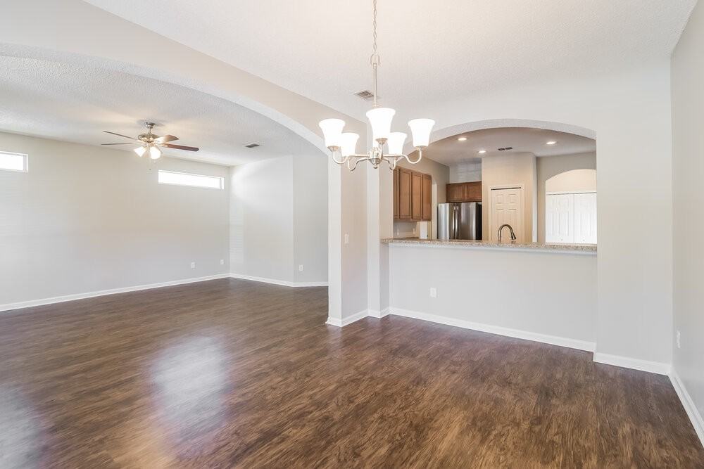 8413 Staplehurst Dr W - Photo 6 of 15