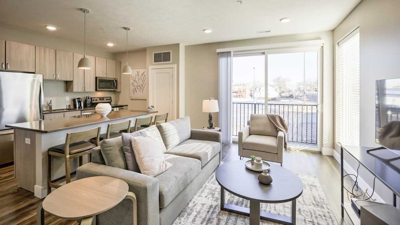 7311 Baymeadows Way - Photo 7 of 46