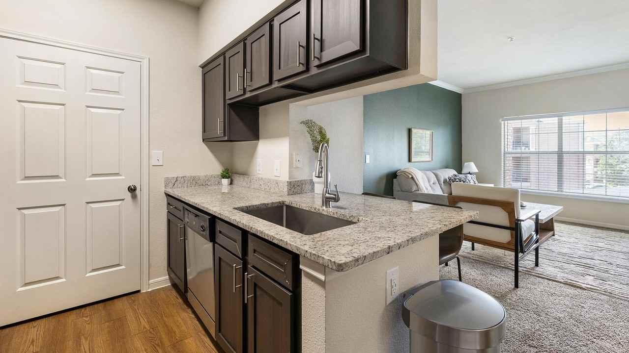 3250 Hudson Crossing - Photo 5 of 31