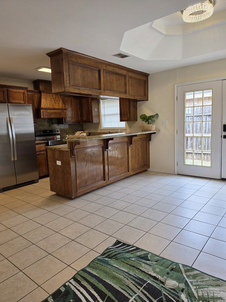 3705 S Embassy Ave #2 - Photo 7 of 10