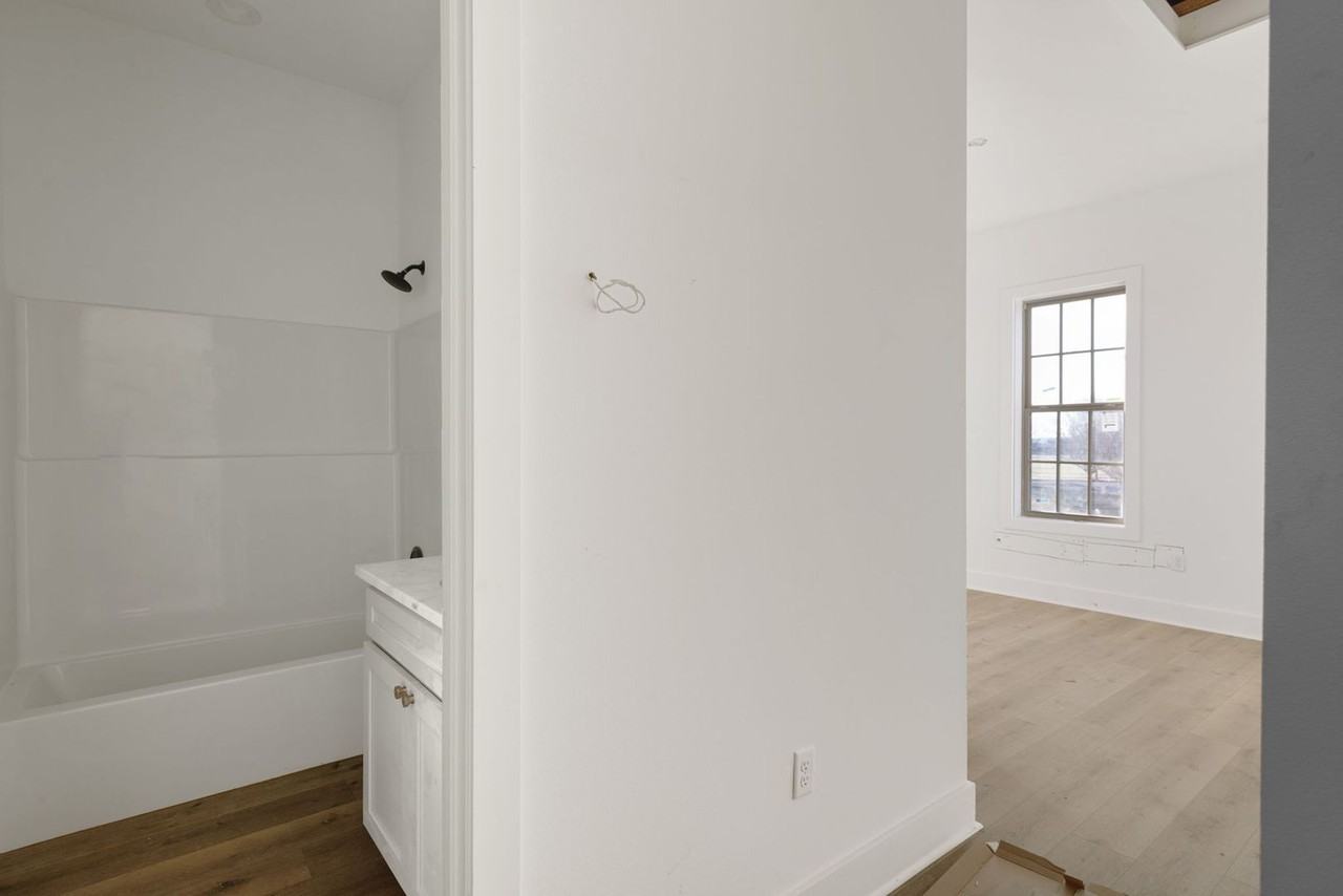 805 Broyles Street #100 - Photo 6 of 20
