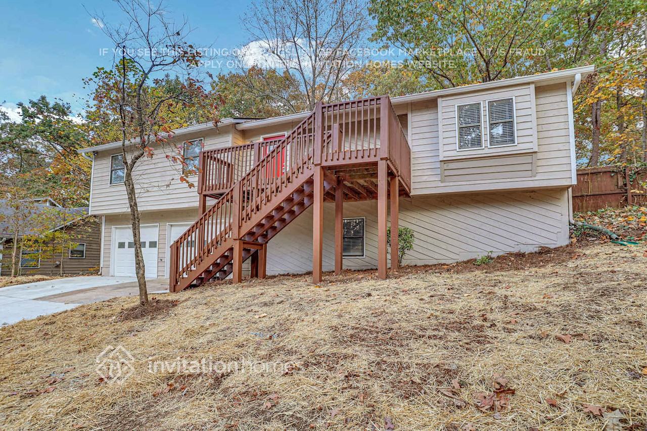 4040 Maxanne Dr Nw - Photo 2 of 26