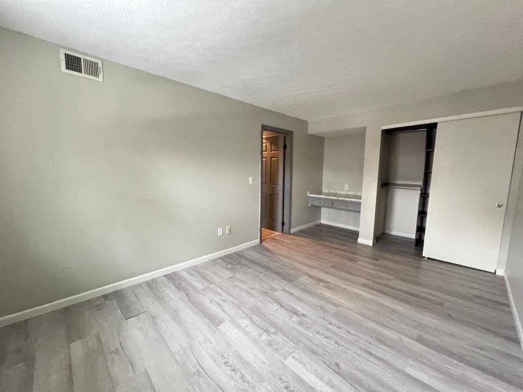 345 E 20th Ave - Photo 3 of 11