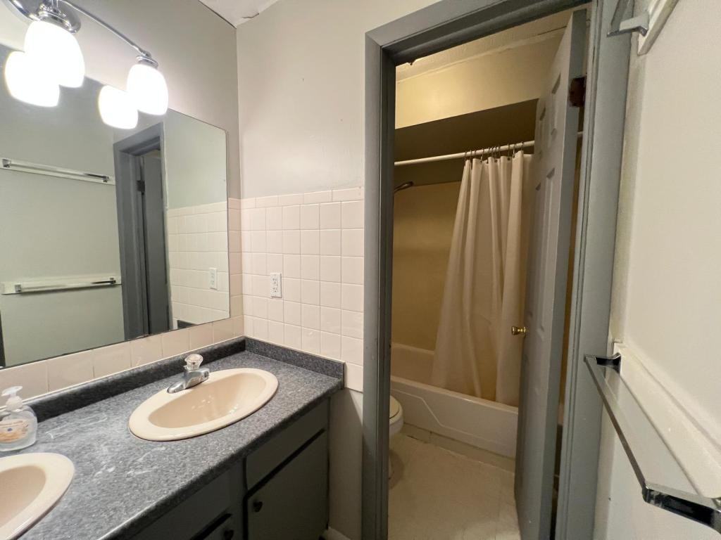 345 E 20th Ave - Photo 5 of 11