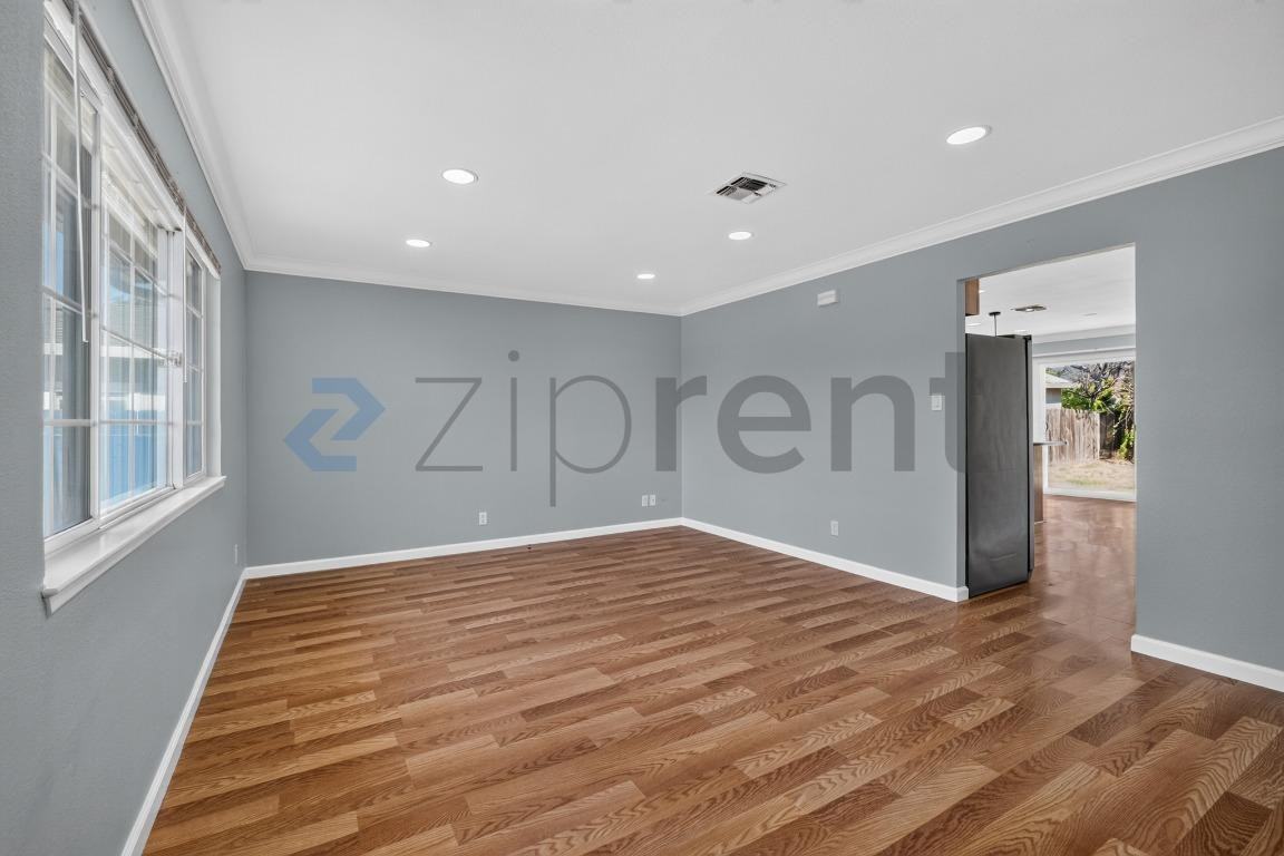 533 Don Carlos Ct - Photo 5 of 33