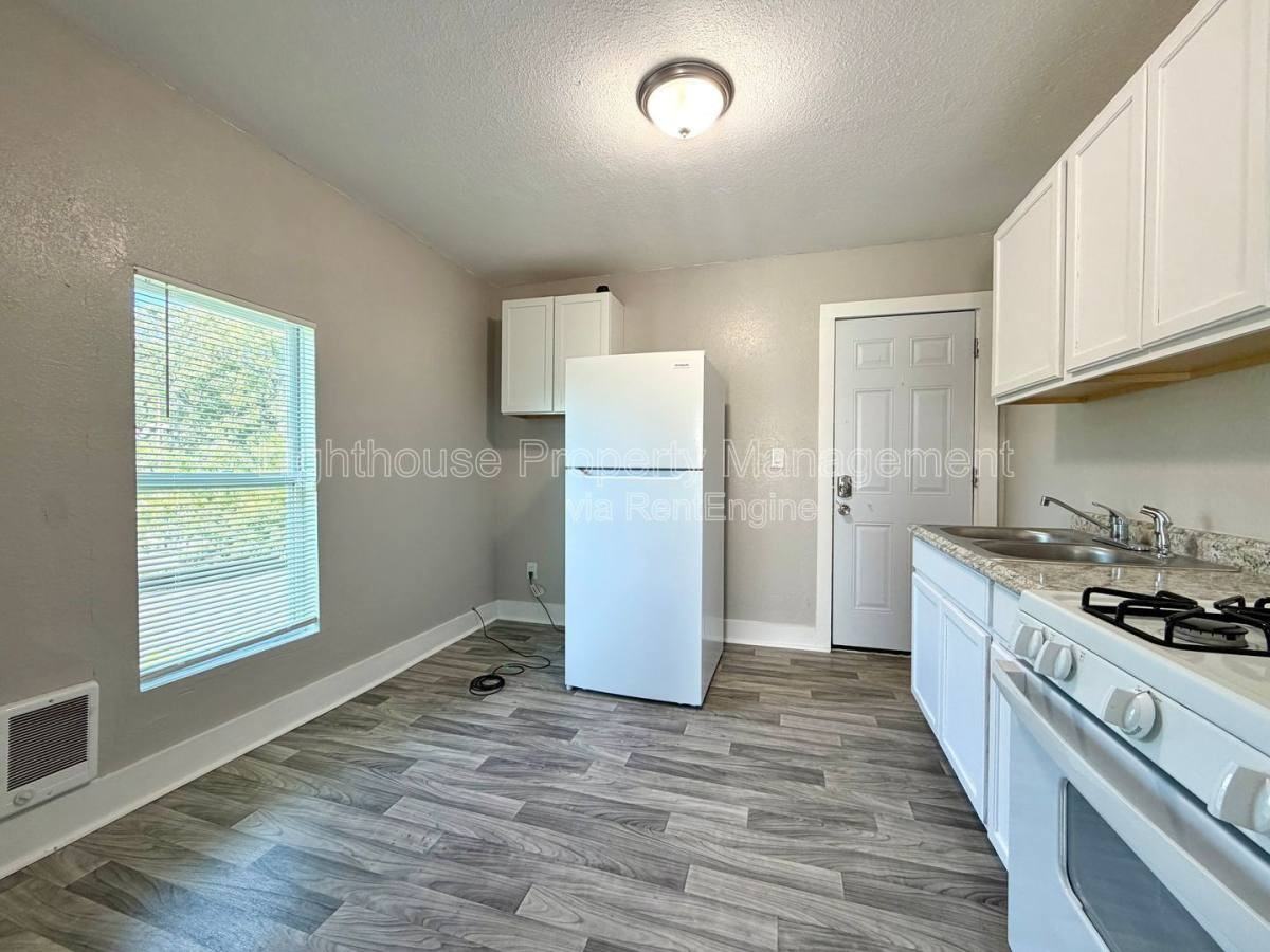 2825 Sanford St #5 - Photo 2 of 10