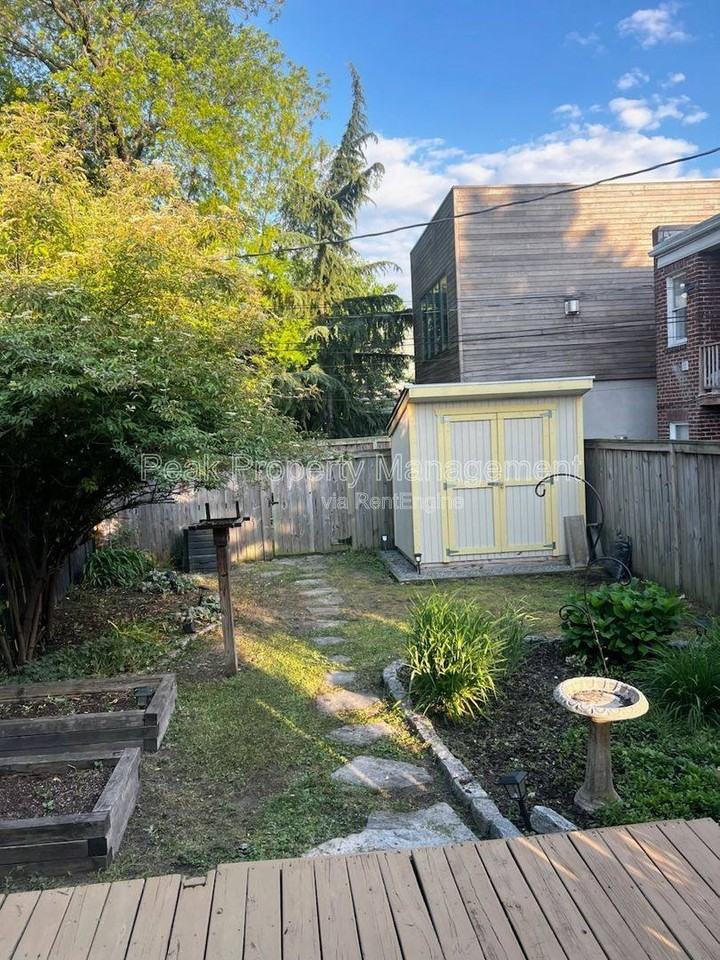 307 N 29th St - Photo 2 of 10
