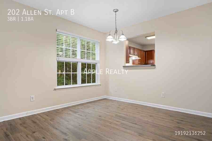202 Allen St Apt B - Photo 4 of 17