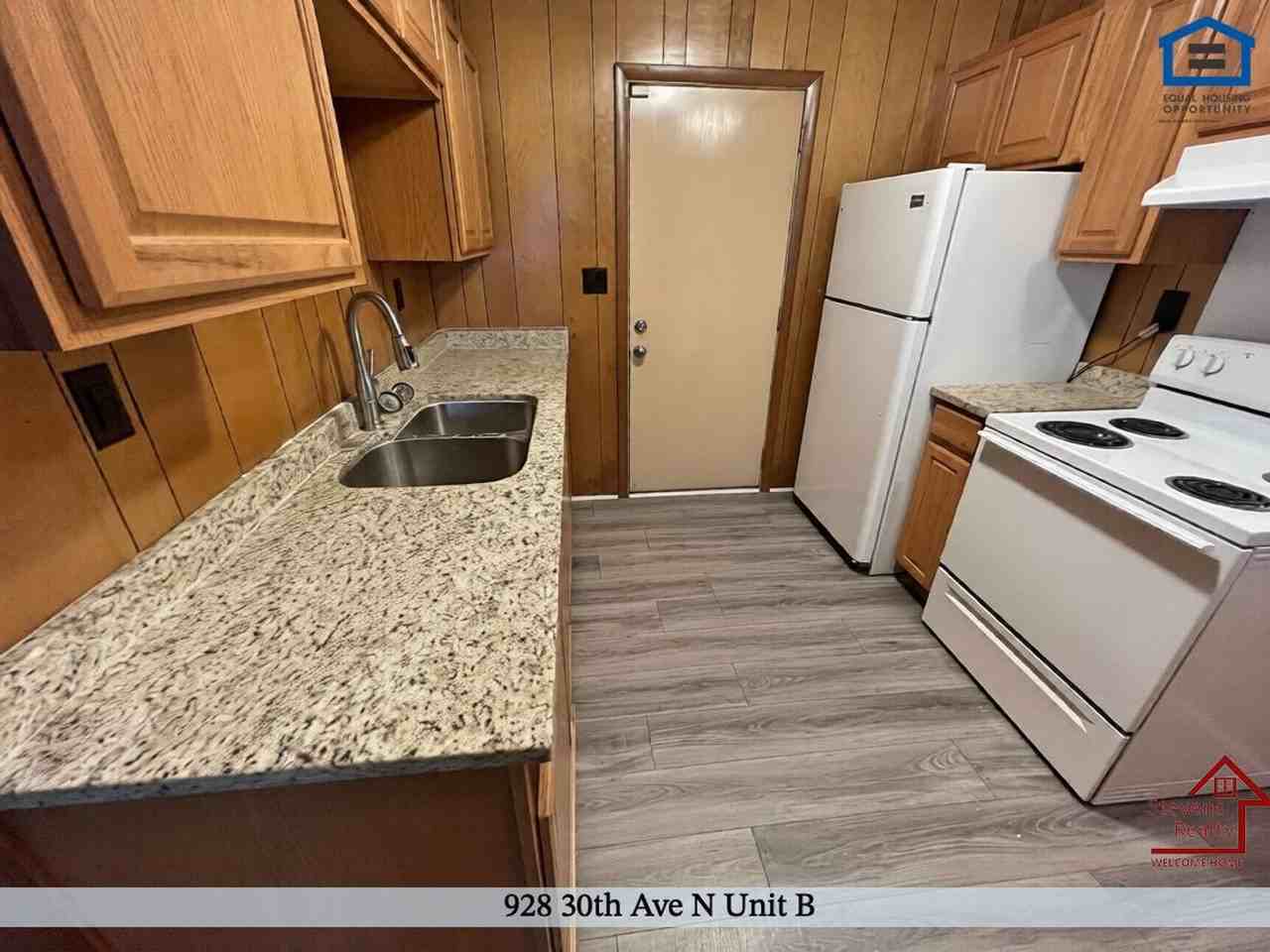 928 30th Ave N #B - Photo 5 of 8