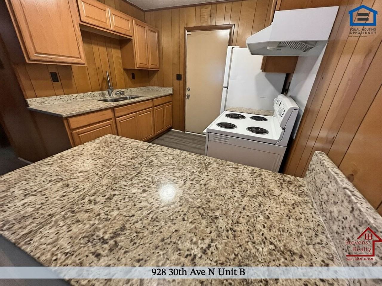 928 30th Ave N #B - Photo 6 of 8